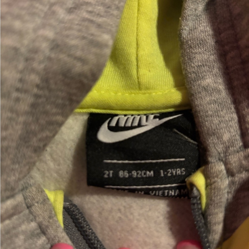 Kids Nike Gray and Yellow jacket in size 2T - Picture 3 of 7